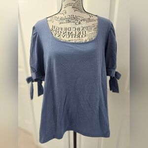 CeCe Women's Chambray Blue Blouse with Bow Sleeves. XL